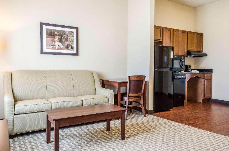 MainStay Suites Hackberry Sportsman's Lodge image