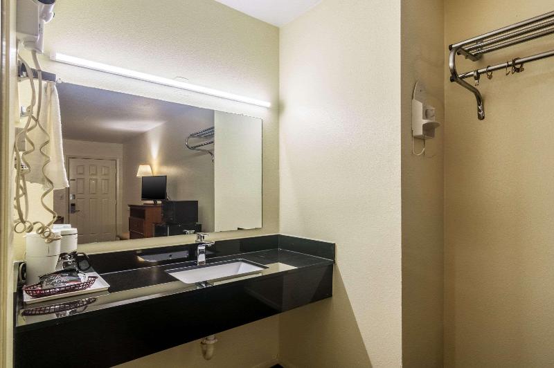 Rodeway Inn Ranger image