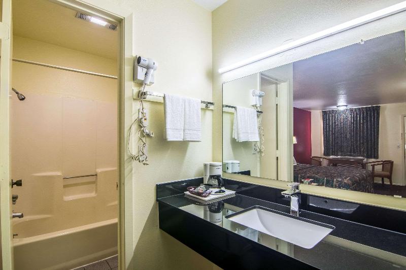 Rodeway Inn Ranger image