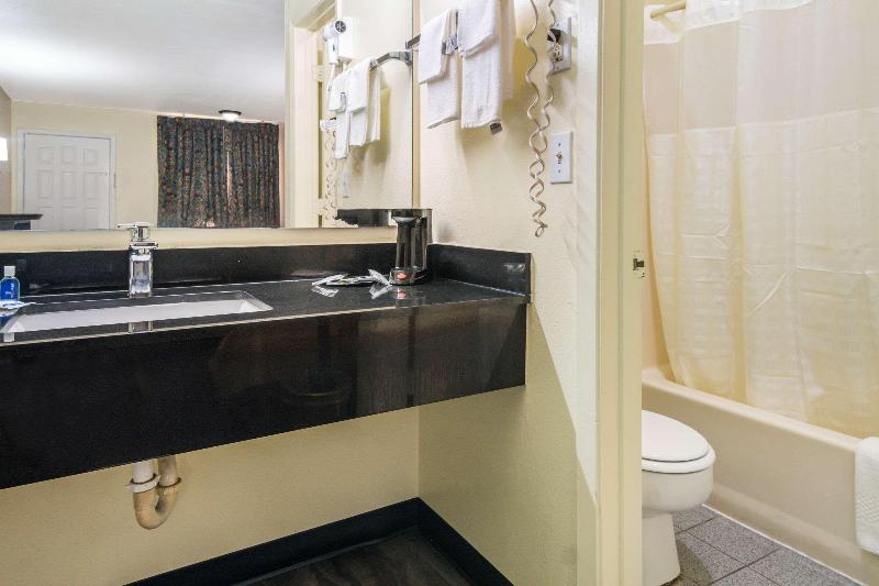 Rodeway Inn Ranger image