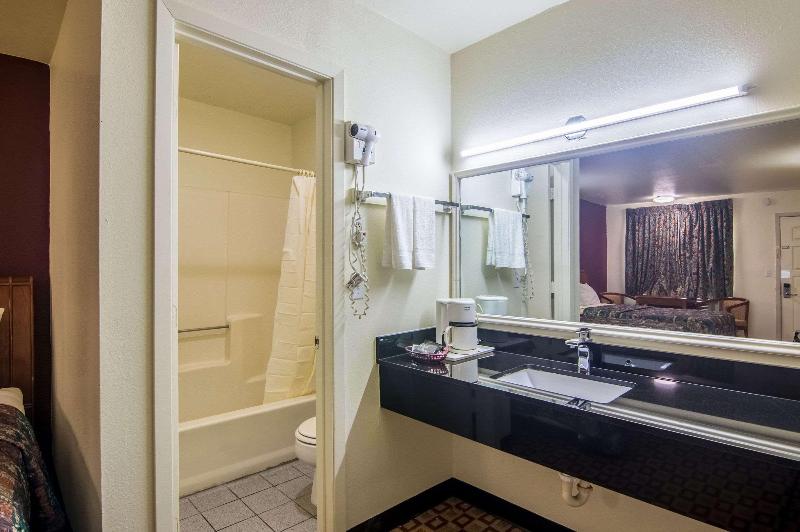 Rodeway Inn Ranger image