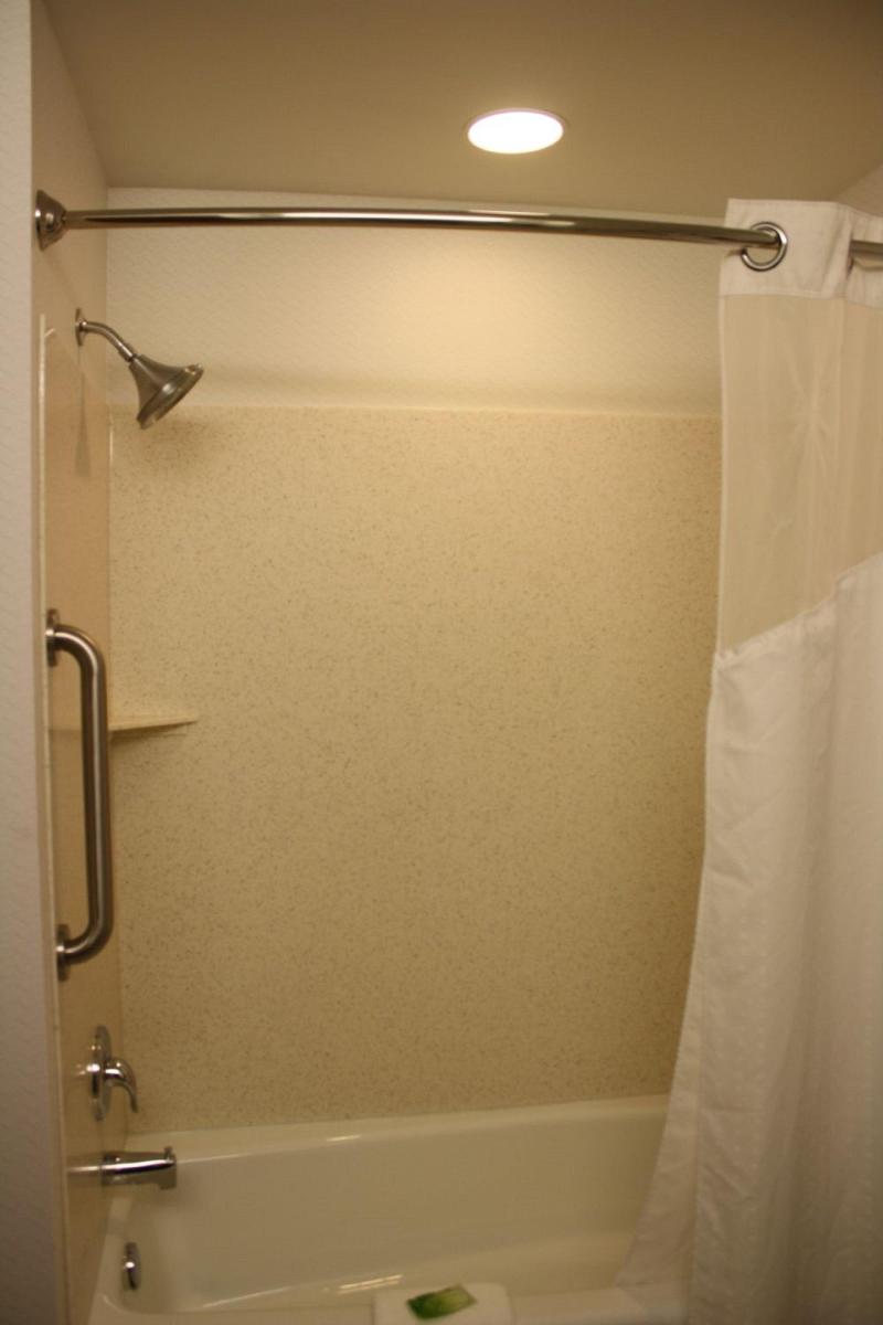 Holiday Inn Express Toledo North photo 14