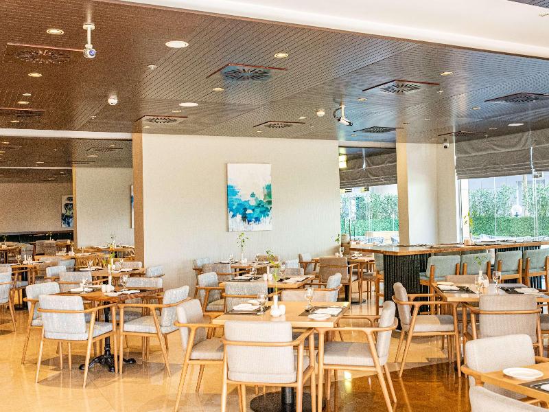 Mercure Dubai Barsha Heights Suites & Apartments image