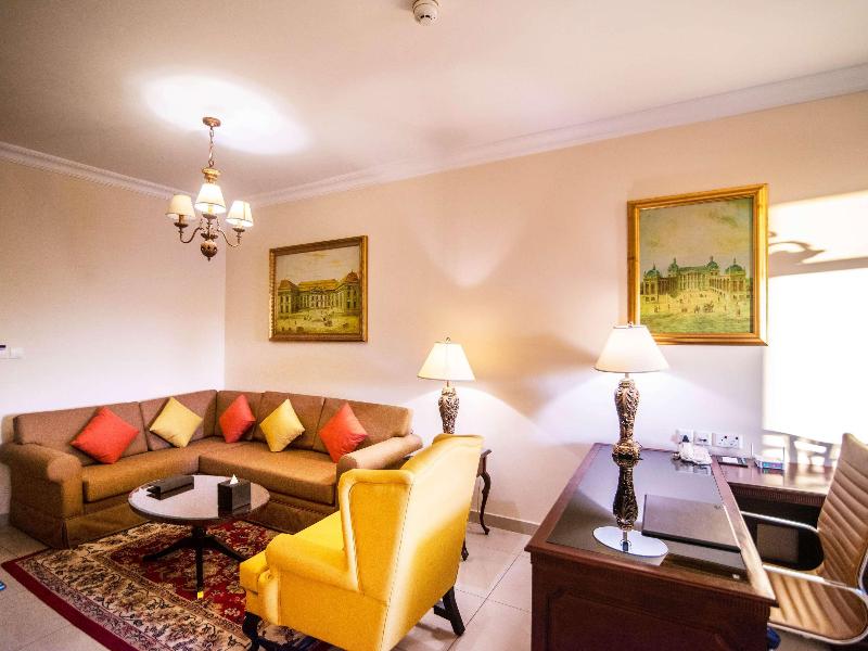 Mercure Dubai Barsha Heights Suites & Apartments image
