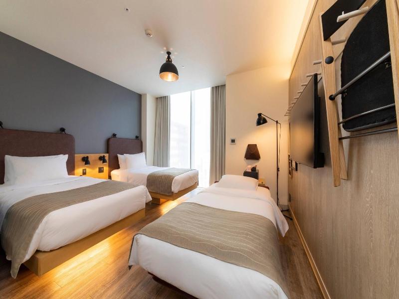 Moxy Osaka Honmachi image