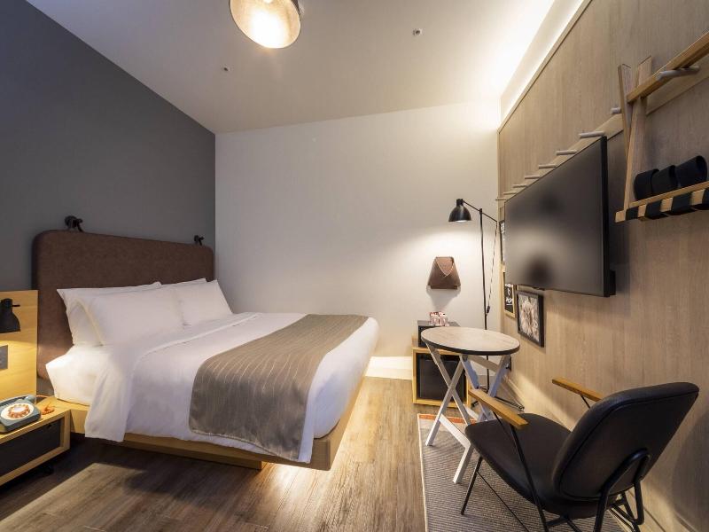 Moxy Osaka Honmachi image