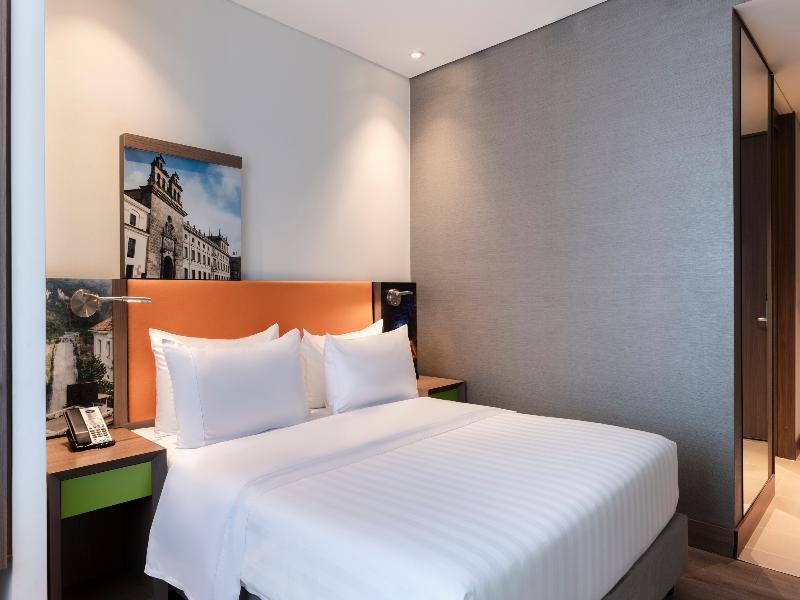 Hampton by Hilton Bogota Airport image