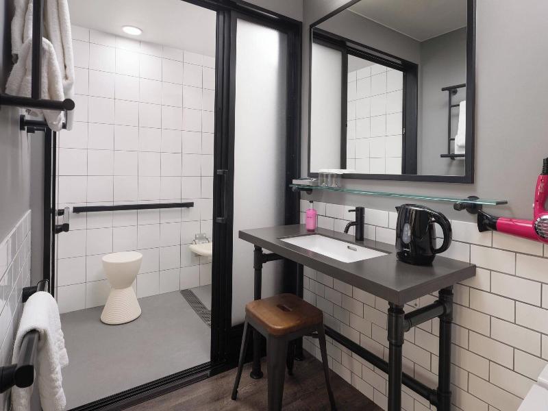Moxy Tokyo Kinshicho image