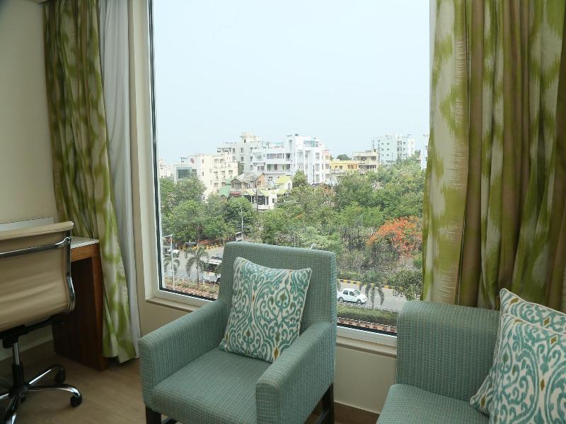 DOUBLE PREMIUM KING BED
