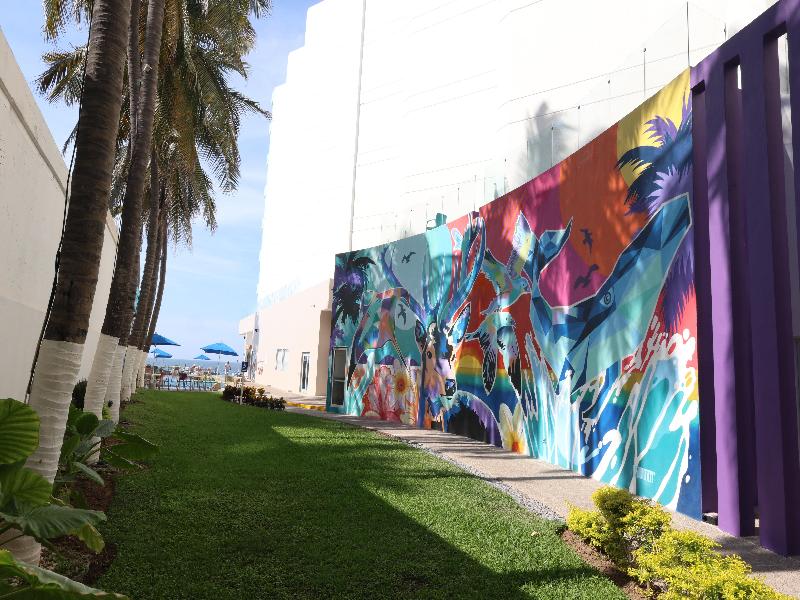 Garner Hotel Mazatlan Beach by IHG image