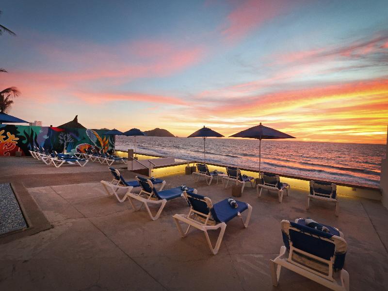 Garner Hotel Mazatlan Beach by IHG image