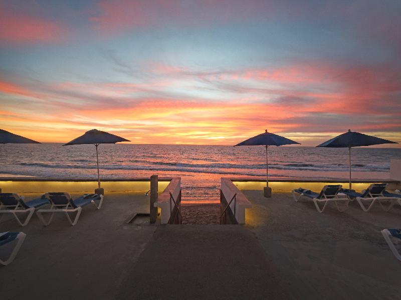 Garner Hotel Mazatlan Beach by IHG image