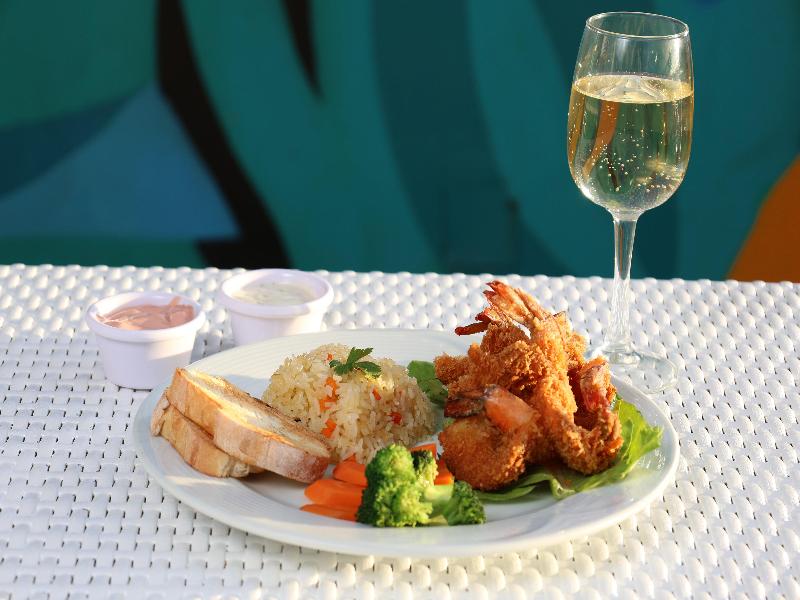 Garner Hotel Mazatlan Beach by IHG image