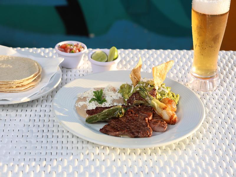 Garner Hotel Mazatlan Beach by IHG image