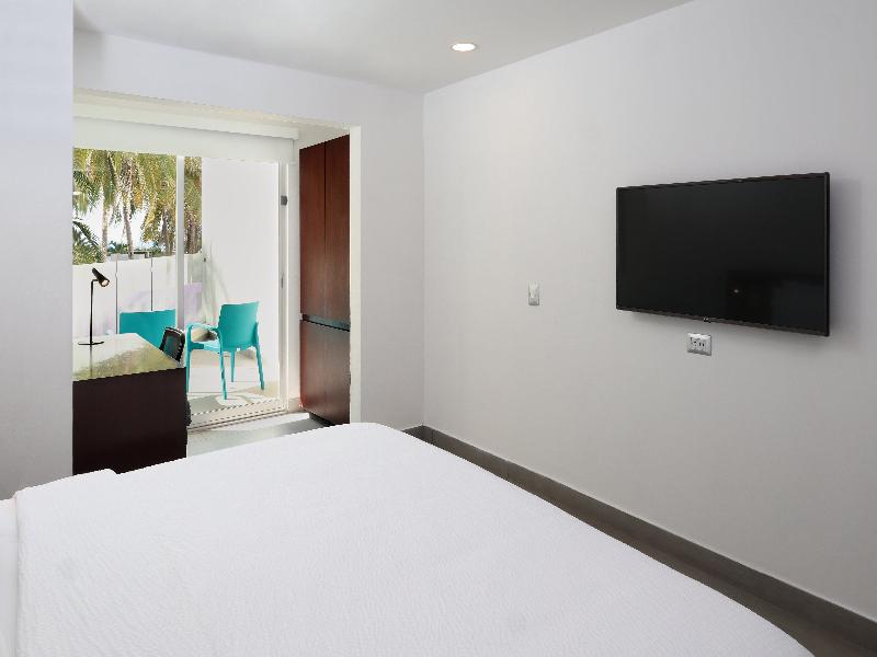 Garner Hotel Mazatlan Beach by IHG image