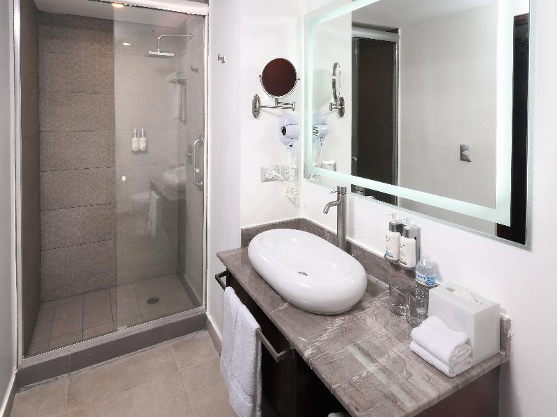 Garner Hotel Mazatlan Beach by IHG image