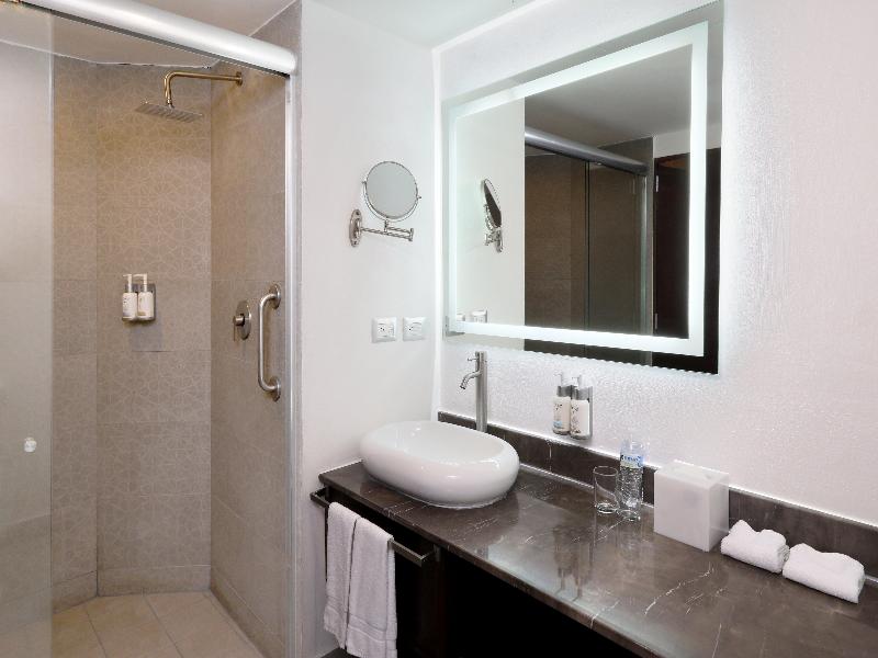 Garner Hotel Mazatlan Beach by IHG image