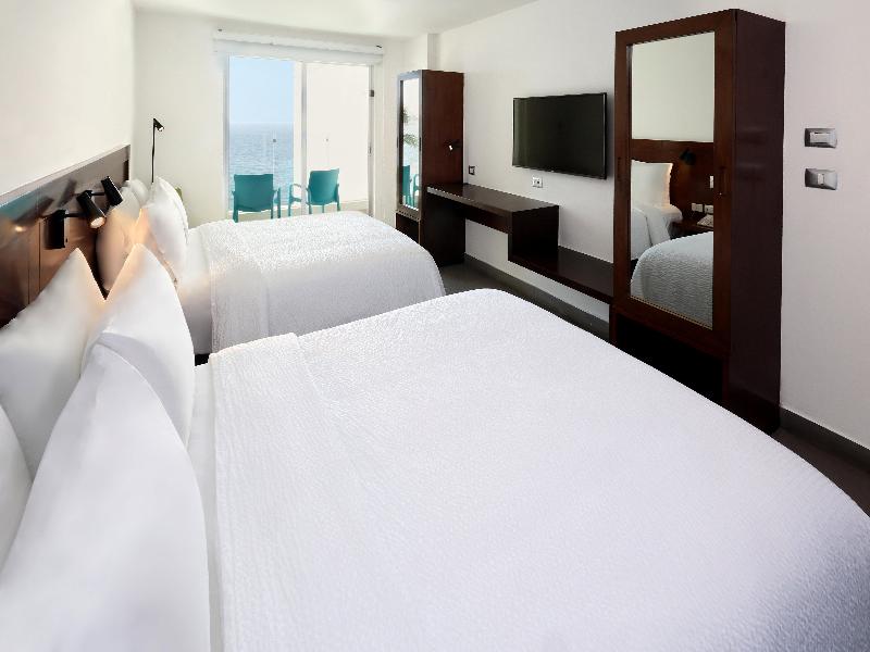 Garner Hotel Mazatlan Beach by IHG image
