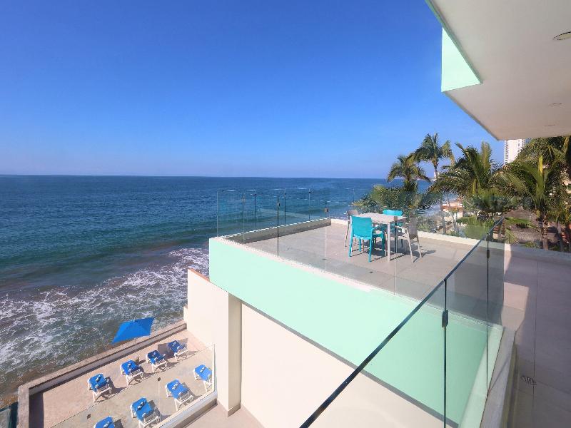 Garner Hotel Mazatlan Beach by IHG image