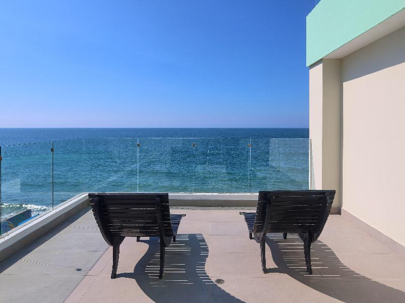 Garner Hotel Mazatlan Beach by IHG image