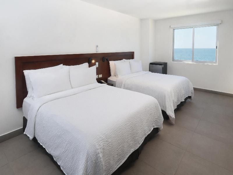 Garner Hotel Mazatlan Beach by IHG image