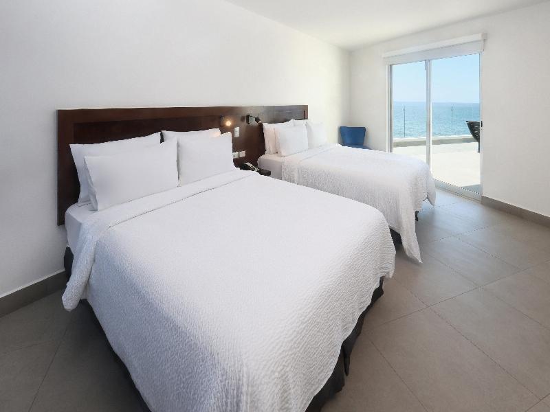 Garner Hotel Mazatlan Beach by IHG image