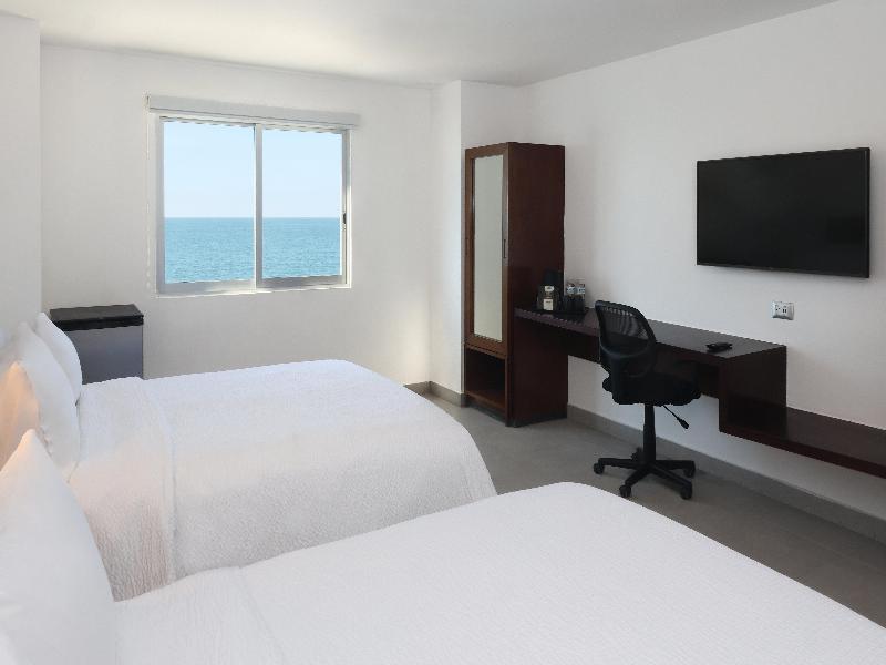 Garner Hotel Mazatlan Beach by IHG image
