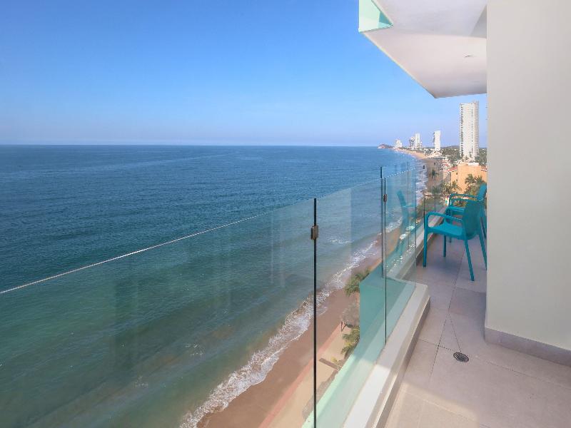 Garner Hotel Mazatlan Beach by IHG image