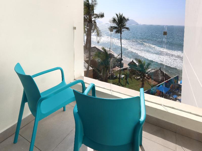 Garner Hotel Mazatlan Beach by IHG image