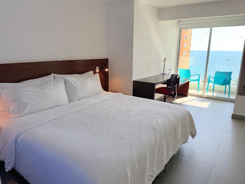 Garner Hotel Mazatlan Beach by IHG image