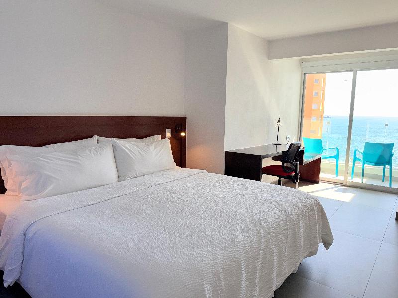 Garner Hotel Mazatlan Beach by IHG image