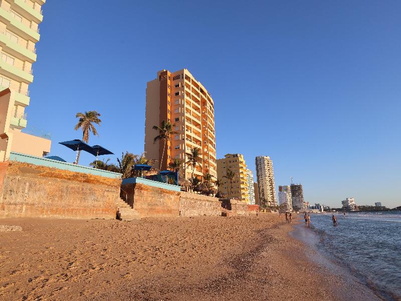 Garner Hotel Mazatlan Beach by IHG image