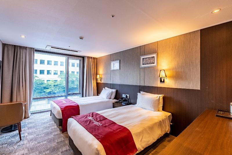 Ramada Jeju City Hotel image
