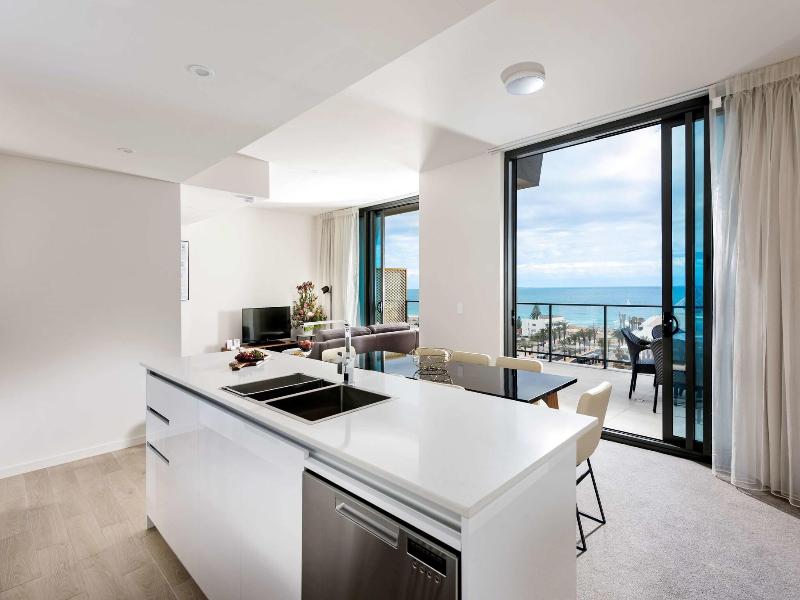 Ramada Vetroblu Scarborough Beach image