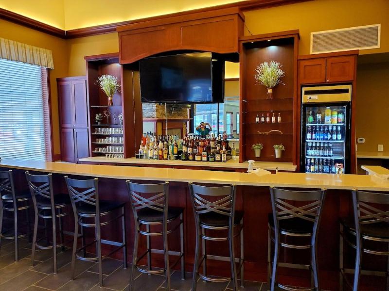 Clarion Hotel Suites image