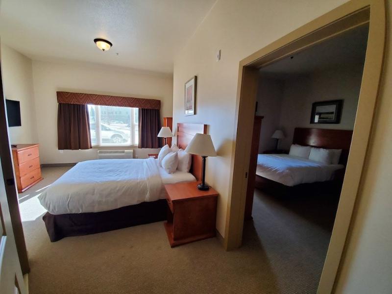 Clarion Hotel Suites image
