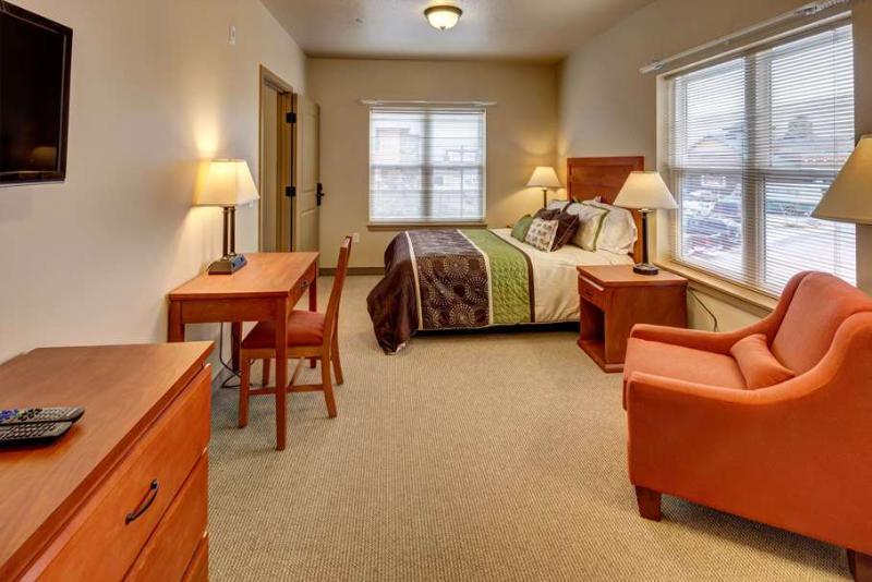 Clarion Hotel Suites image