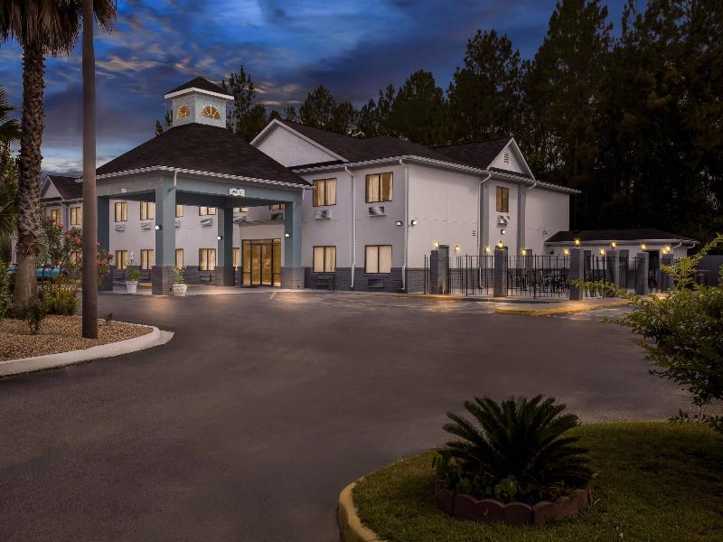 Econo Lodge Jesup GA image