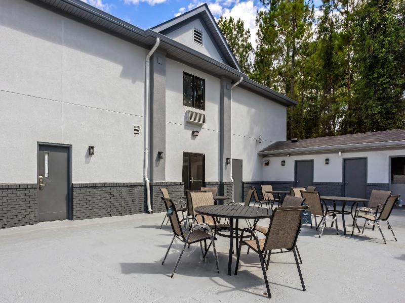 Econo Lodge Jesup GA image