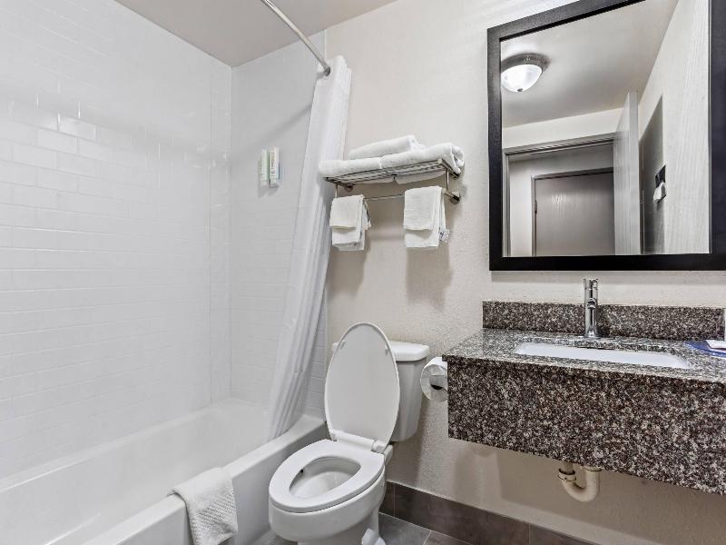 Econo Lodge Jesup GA image