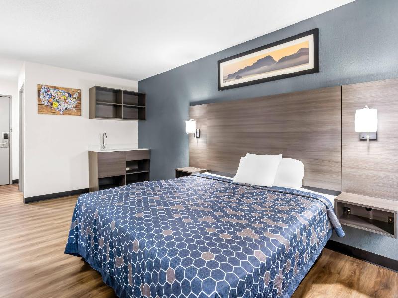 Econo Lodge Jesup GA image