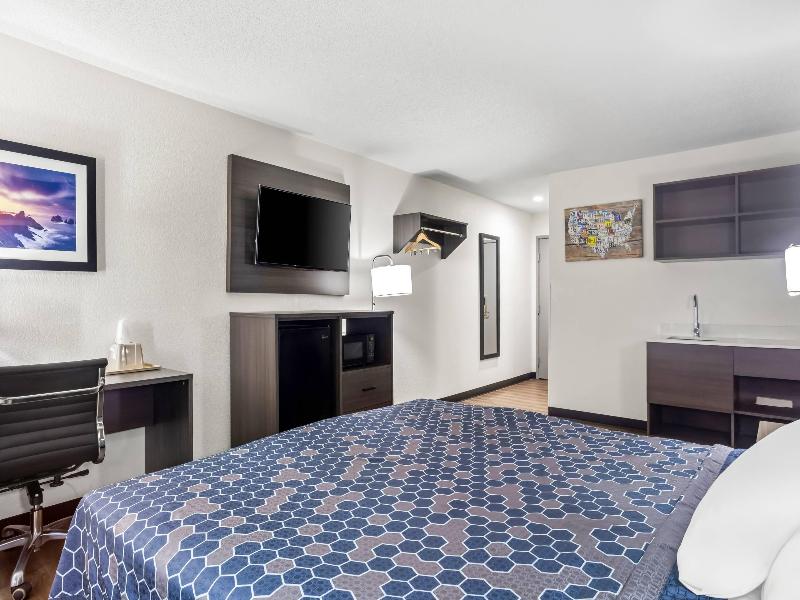 Econo Lodge Jesup GA image