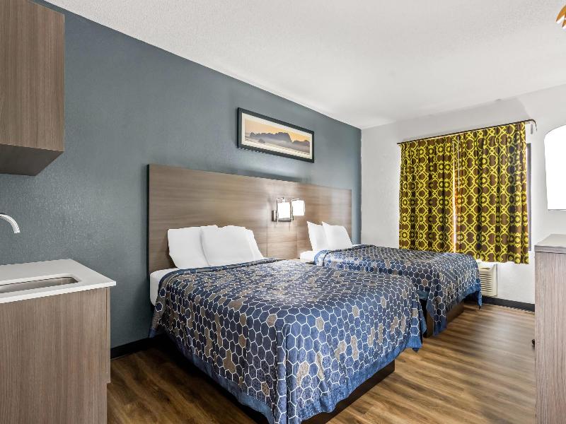 Econo Lodge Jesup GA image