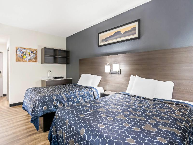 Econo Lodge Jesup GA image