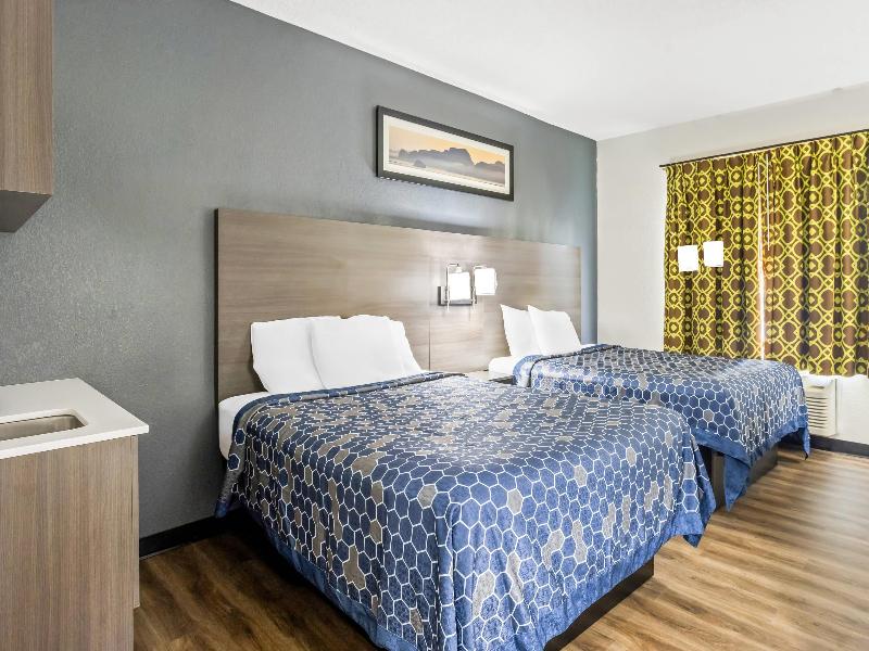 Econo Lodge Jesup GA image