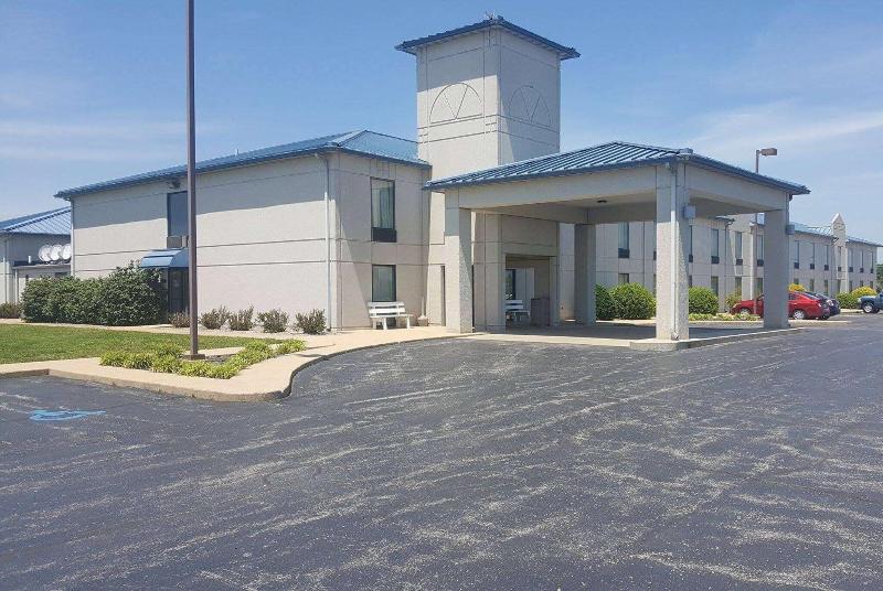 Baymont By Wyndham West Plains image