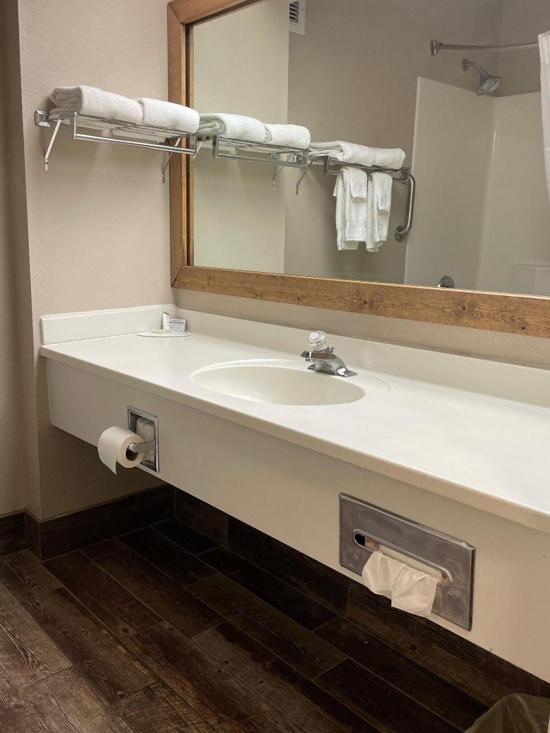 Baymont By Wyndham West Plains image