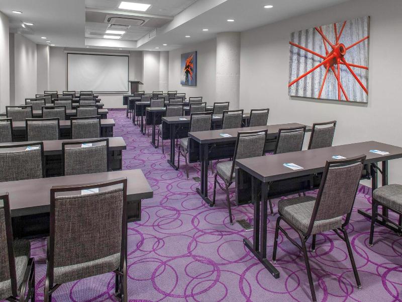 Fairfield Inn & Suites Dallas Downtown image