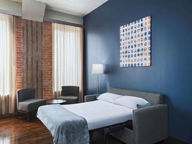 Fairfield Inn & Suites Dallas Downtown image