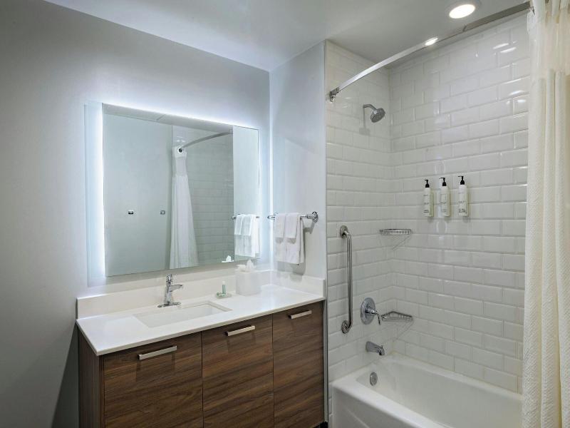 Fairfield Inn & Suites Dallas Downtown image